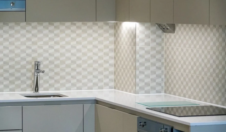 Des murs de cuisine en carreaux mosaïques